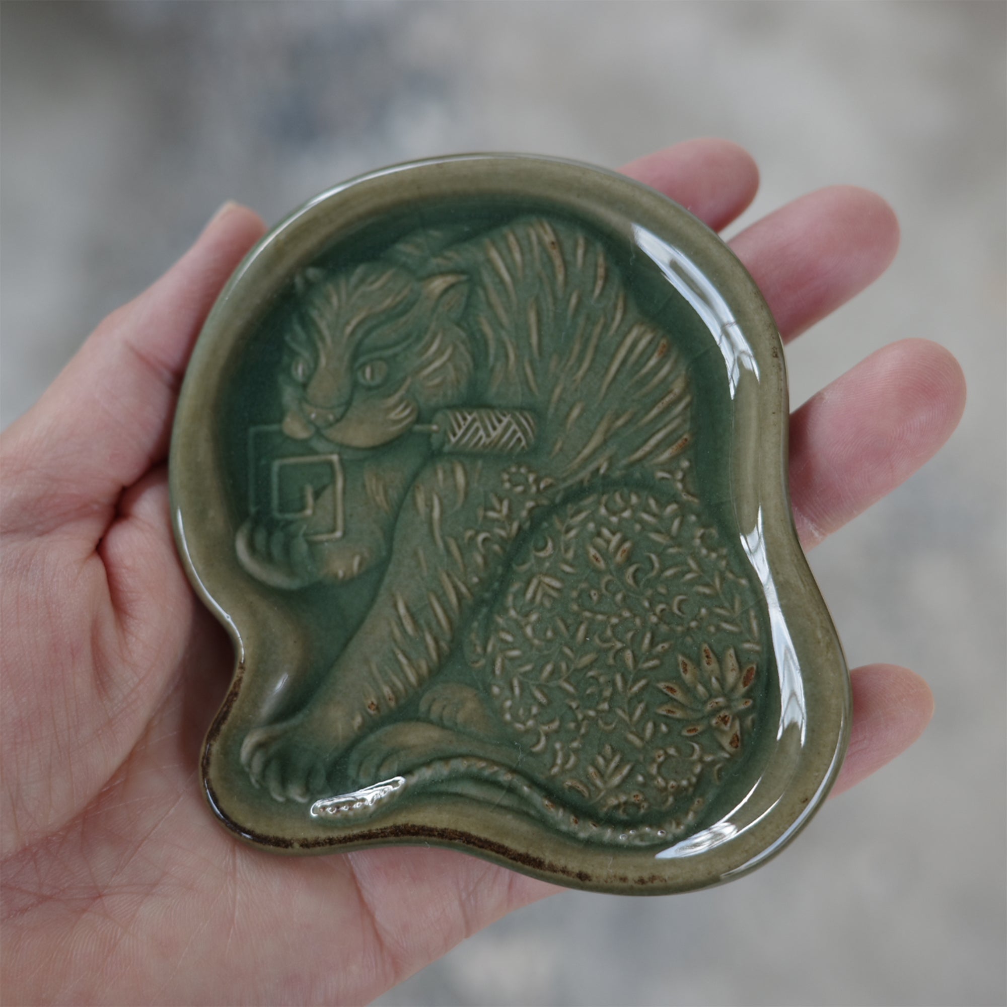 SUIYO 陽刻 宝尽くし干支皿