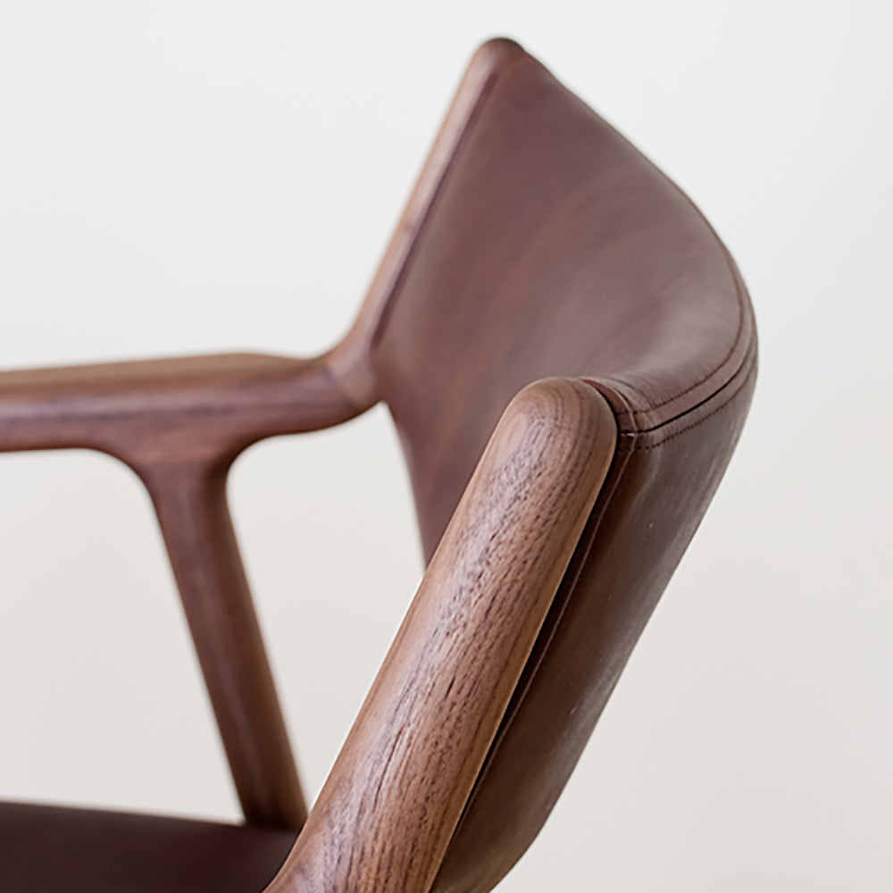 pepe lounge(背座革張り)