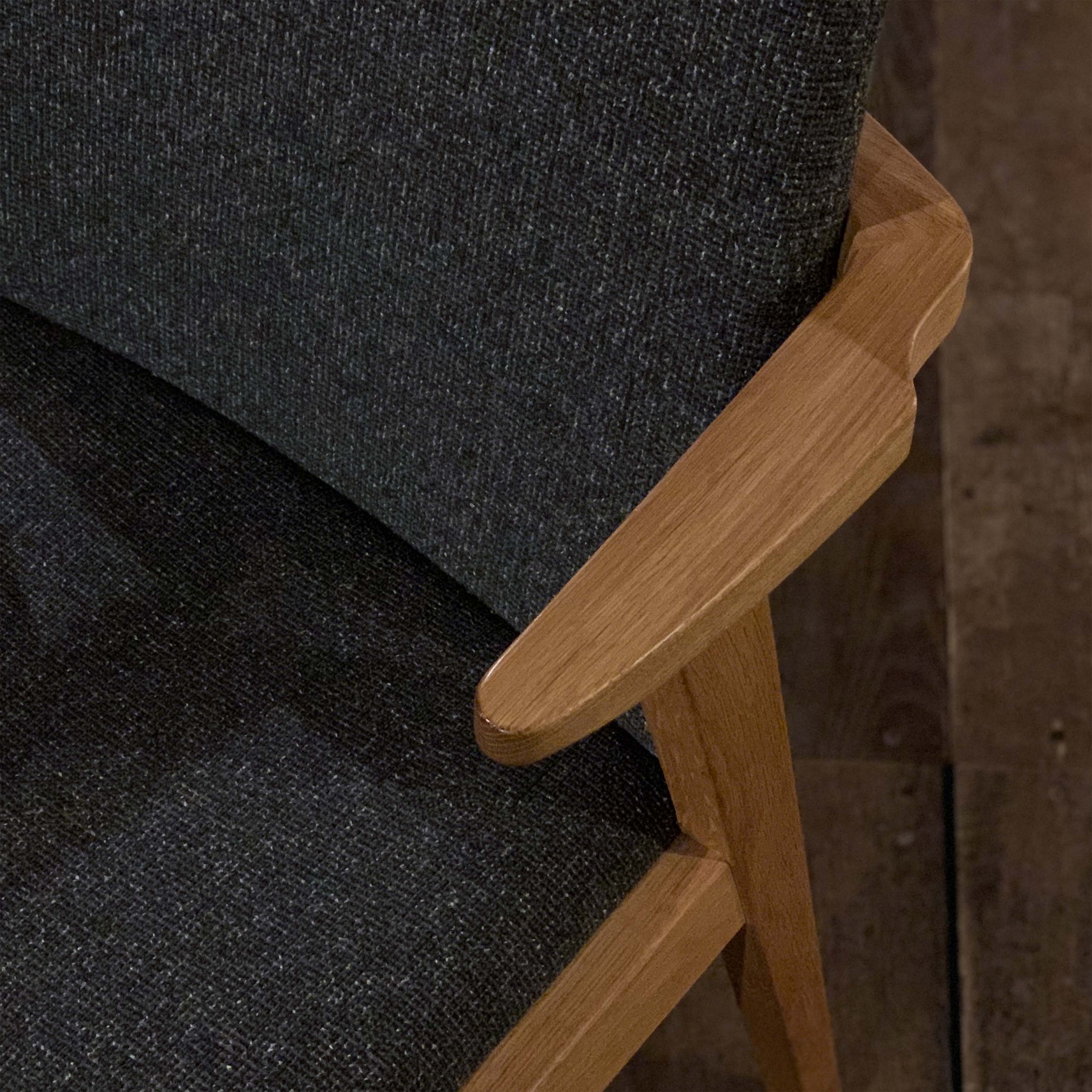 ラク セミアームチェア(布張り)