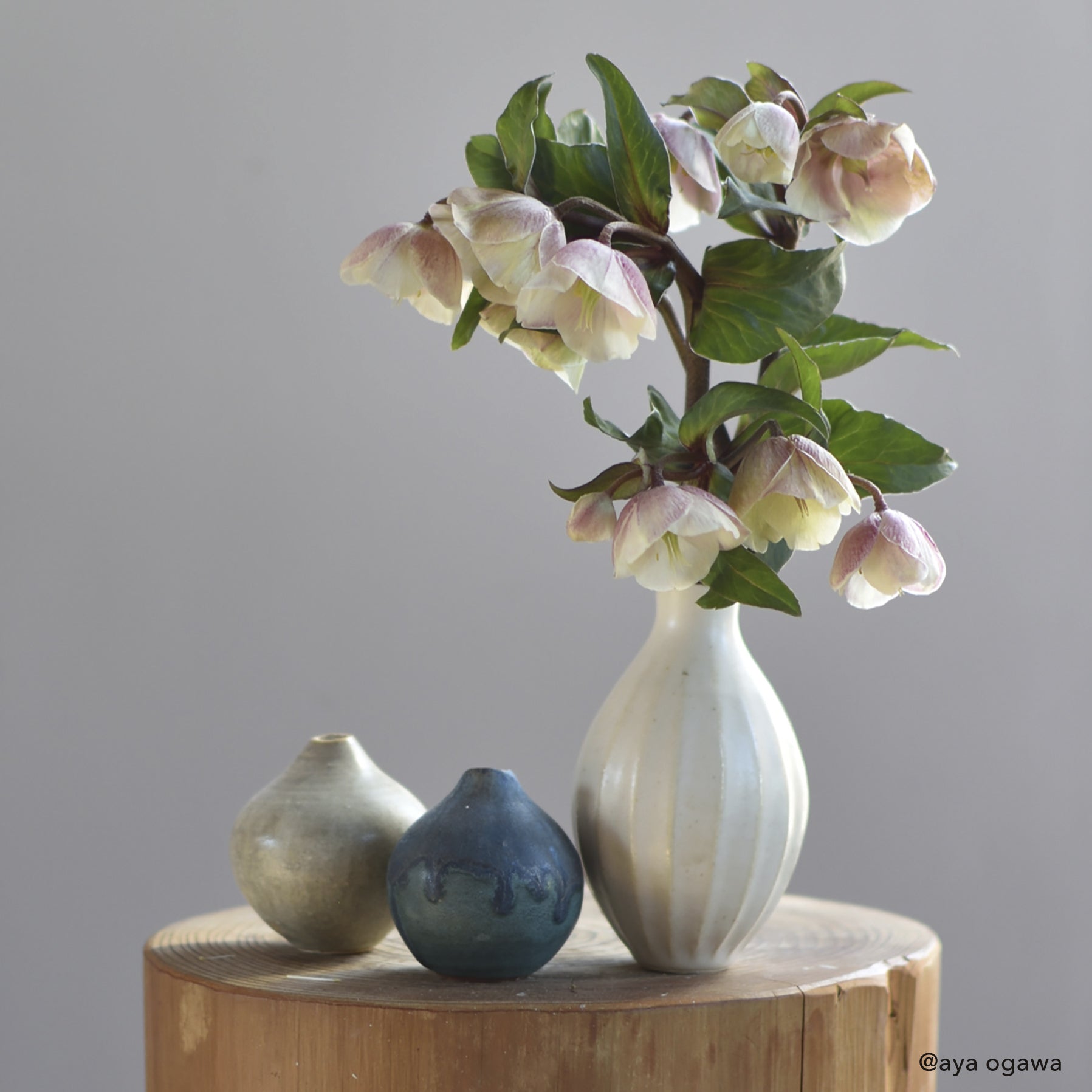 WHITE LILY VASE