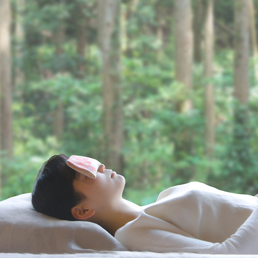 森の香りのアイピロー