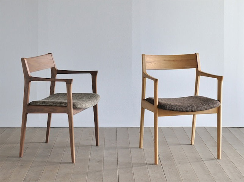 レフ・アームチェア(革張り)