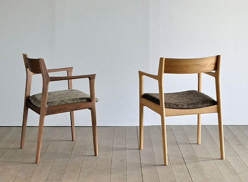 レフ・アームチェア(布張り)