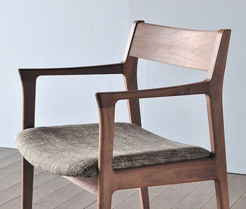 レフ・アームチェア(布張り)