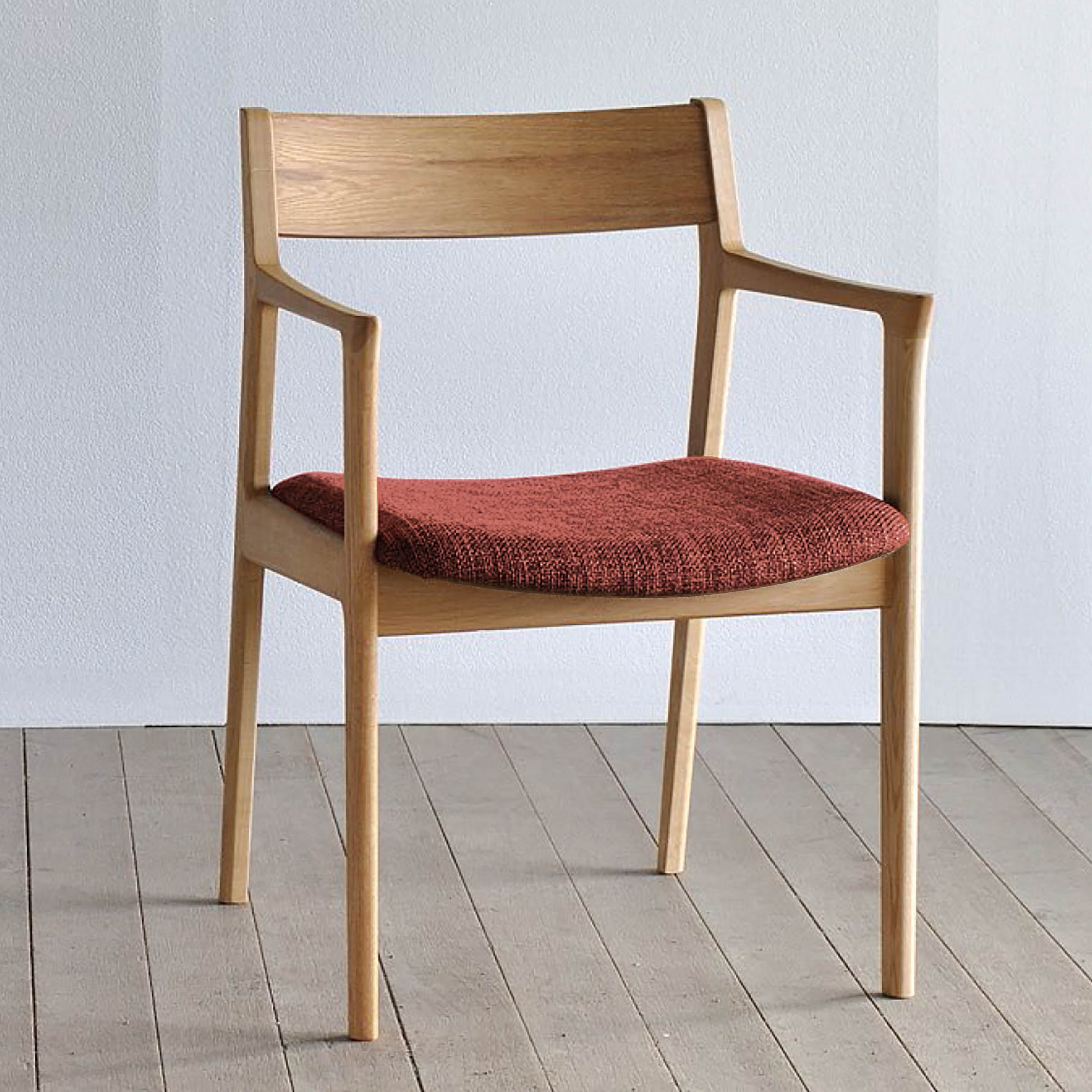 レフ・アームチェア(革張り)