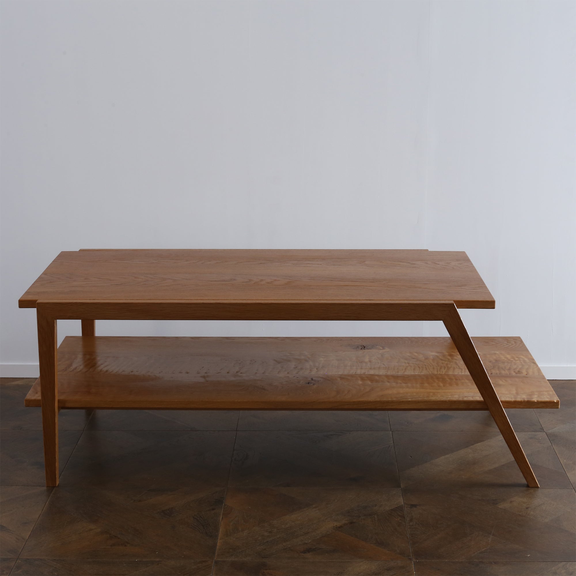 エルビスローテーブル