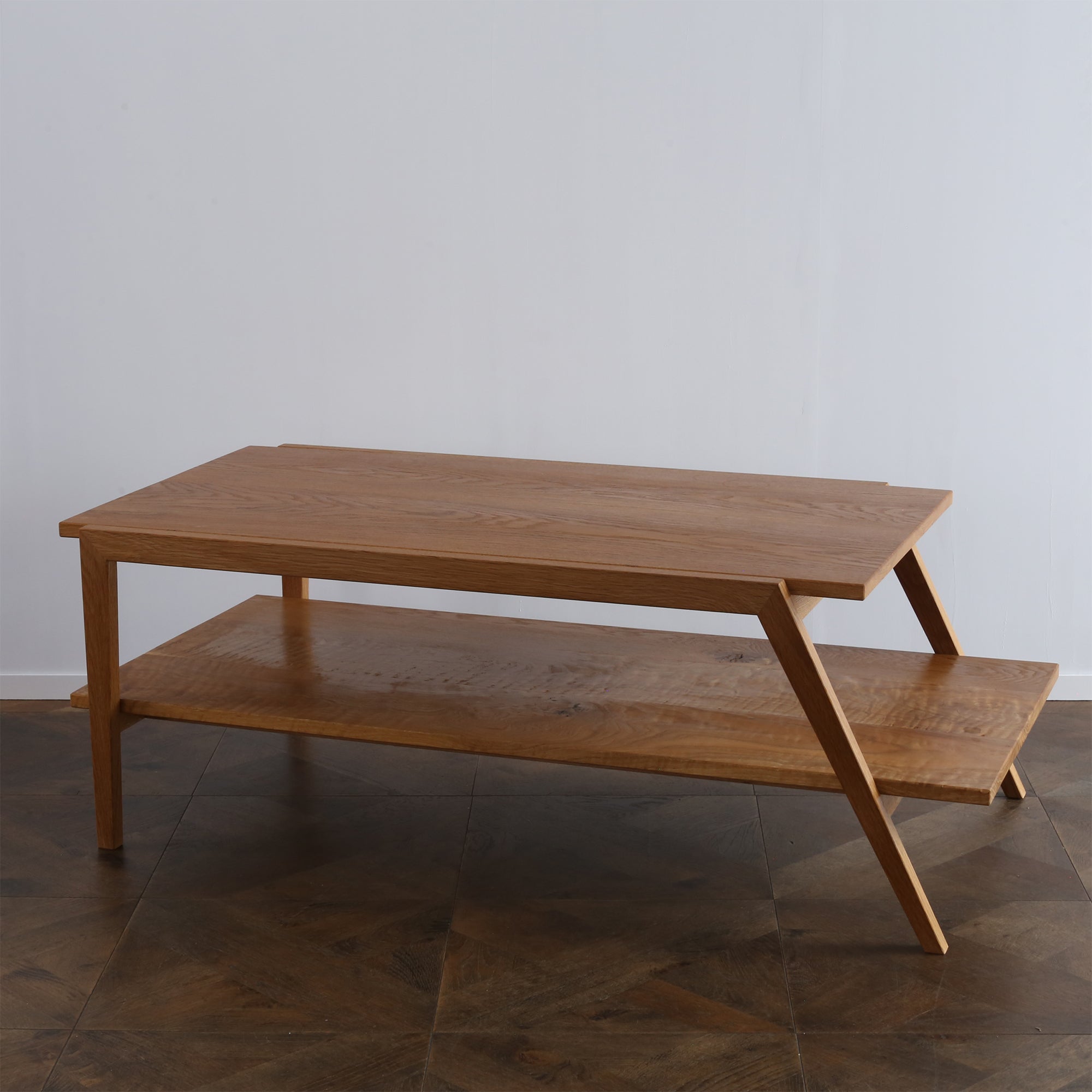 エルビスローテーブル