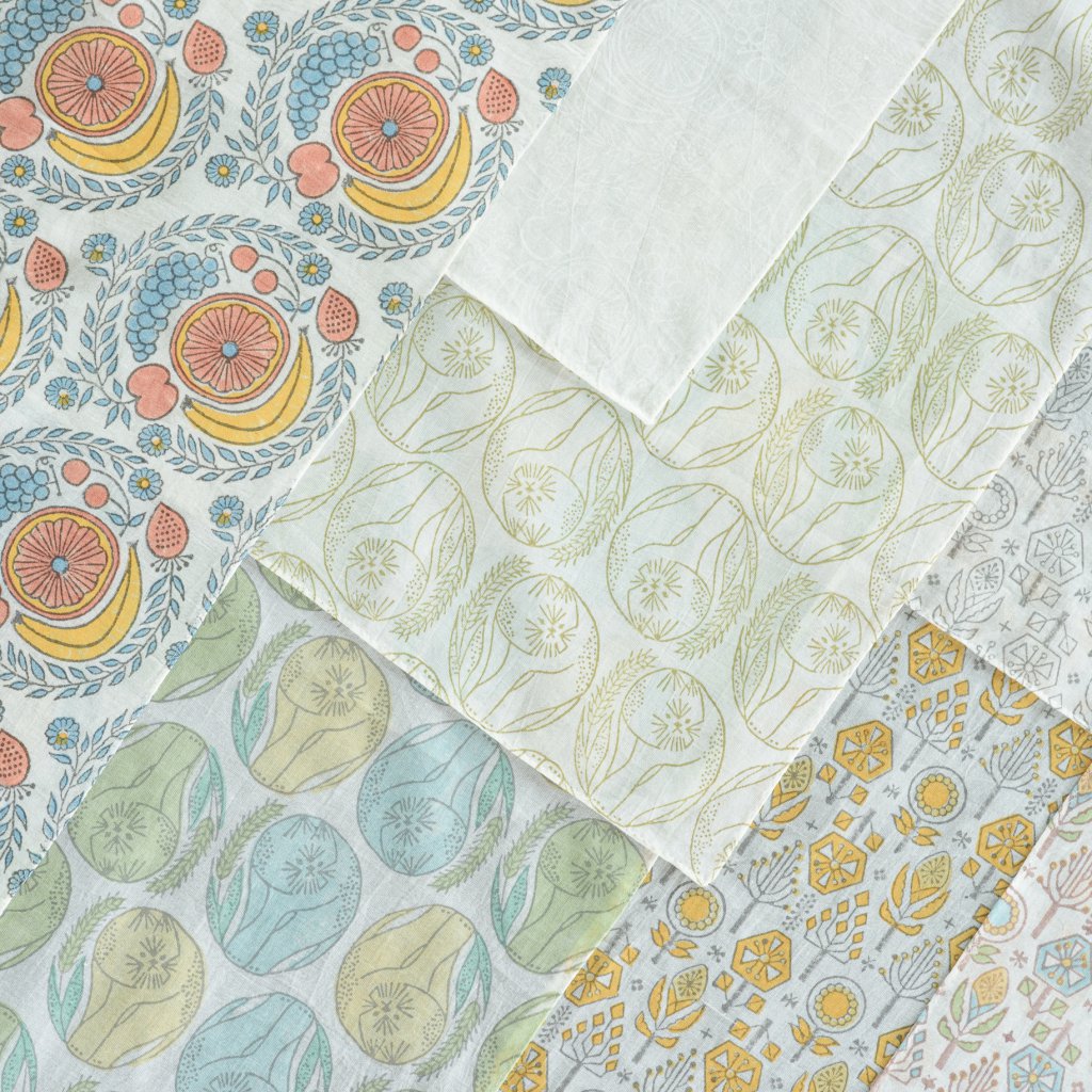 tenp05 インドのブロックプリント ハンカチ バローダの花(グレー)