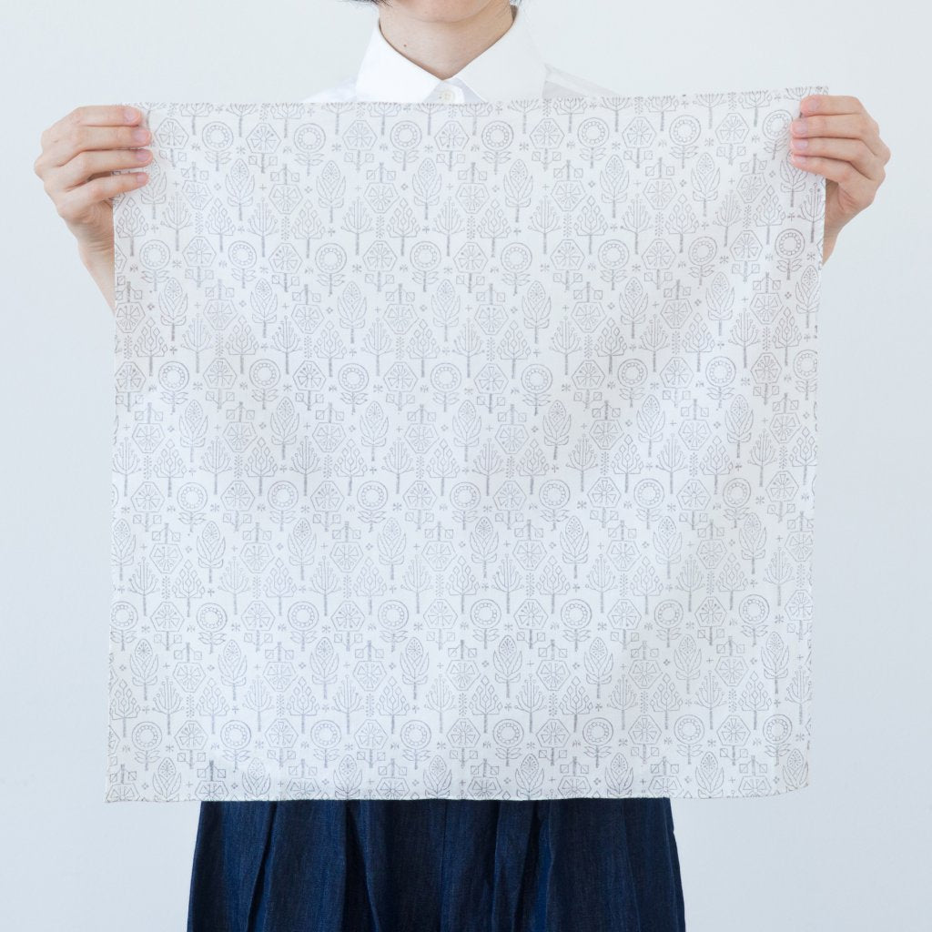 tenp05 インドのブロックプリント ハンカチ バローダの花(グレー)