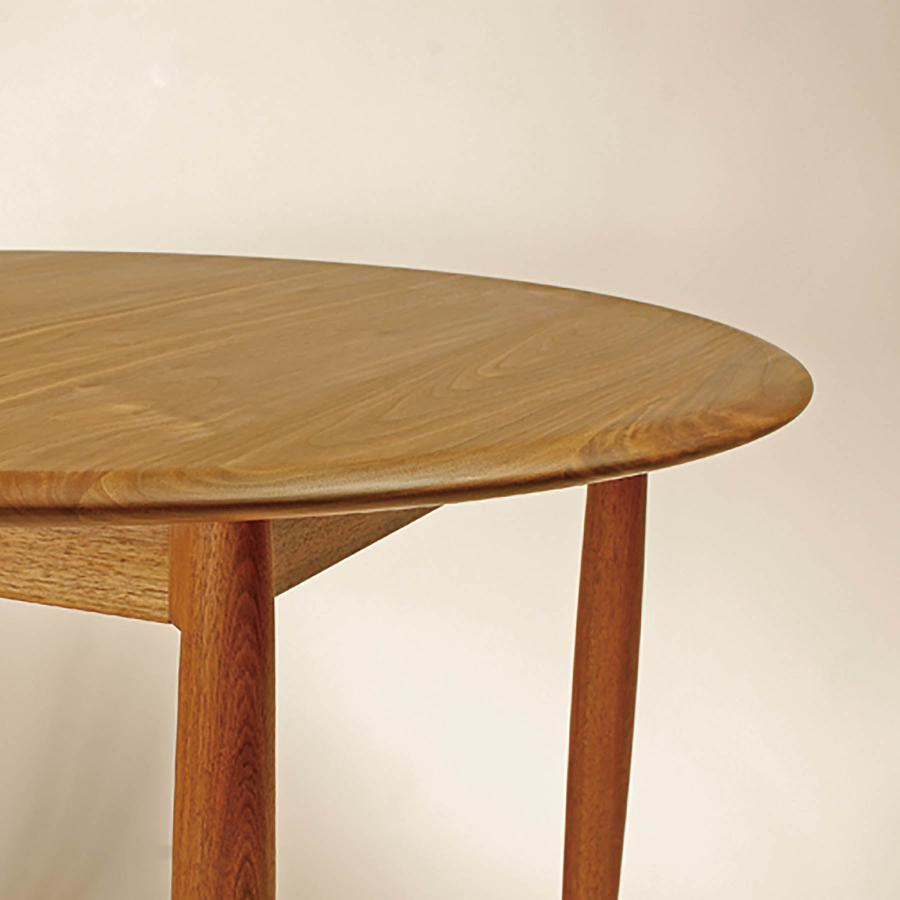 Universe dining table